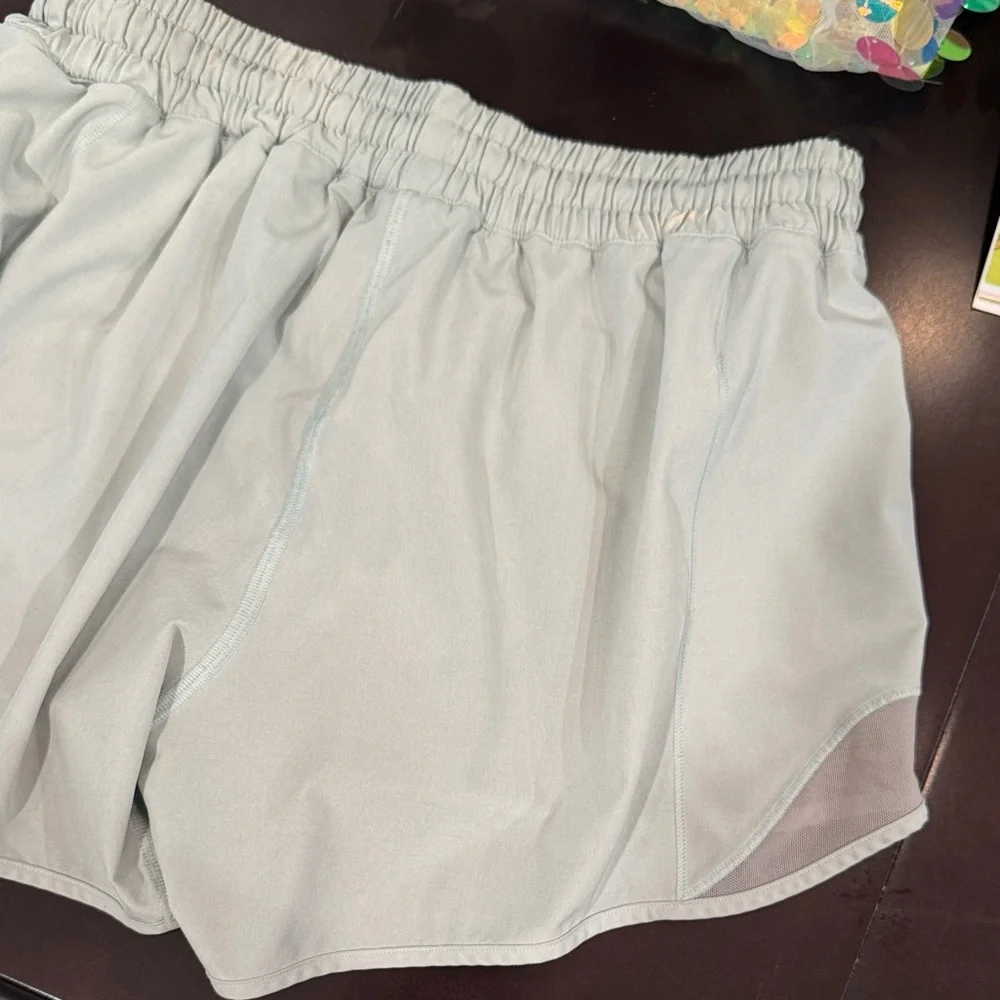lululemon athletica Women's hotty hot mint green running Athletic Shorts tall - Picture 9 of 15